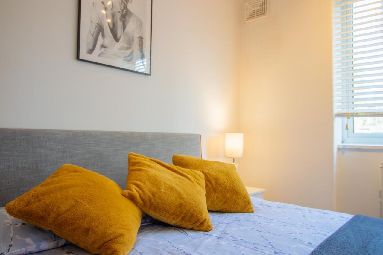 Stylish And Well Equipped Flat in Stockwell 2