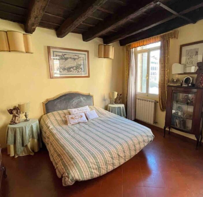 Ladonzella Apartament with Canal Grande View.