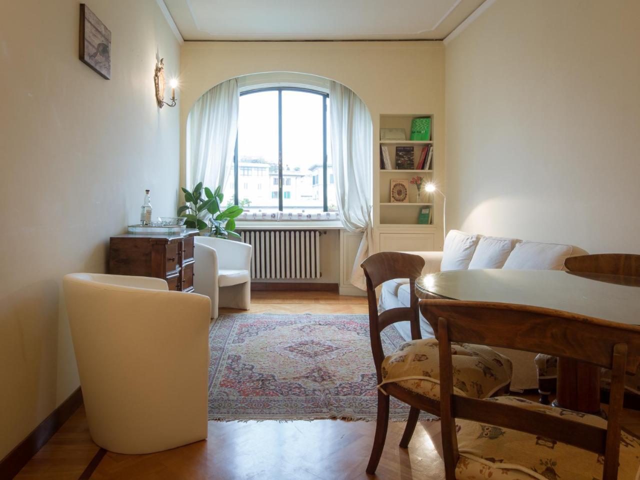 Charming Suite Ponte Vecchio View 2