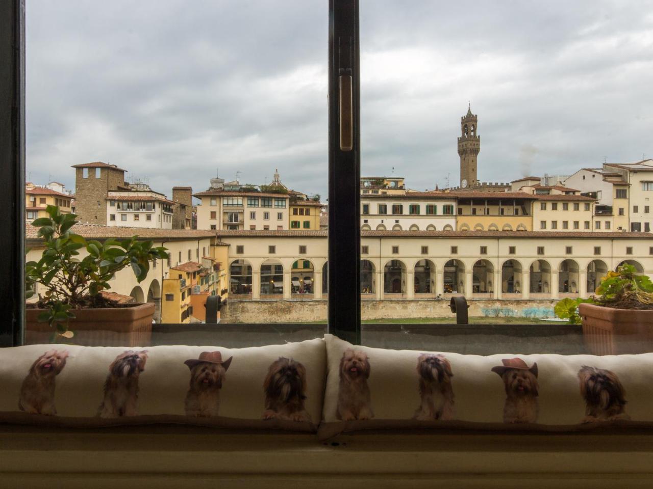 Charming Suite Ponte Vecchio View 1