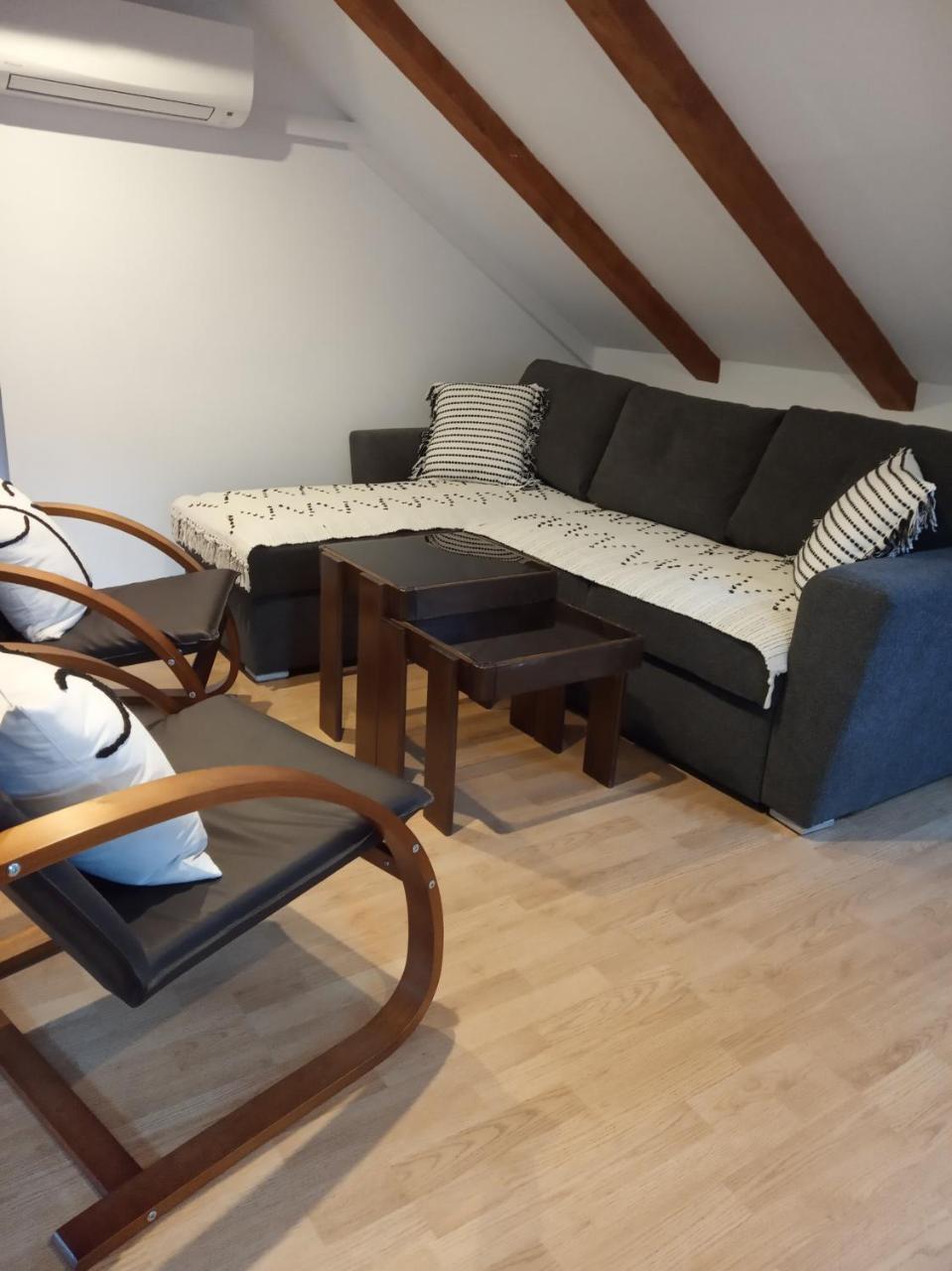 Apartman Arbanas 2
