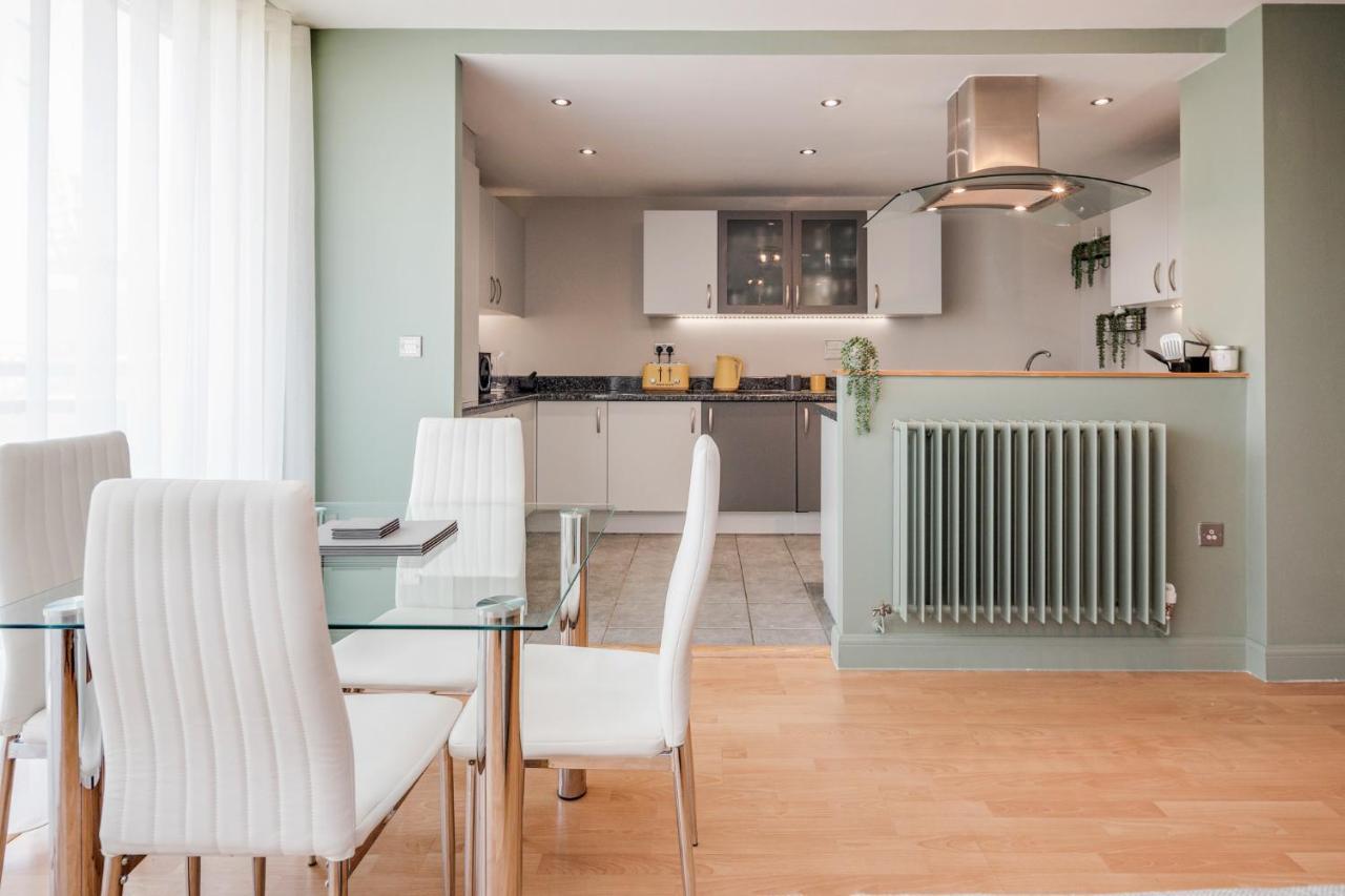 Docklands Apartment. Excel, O2, Canary Wharf. 1