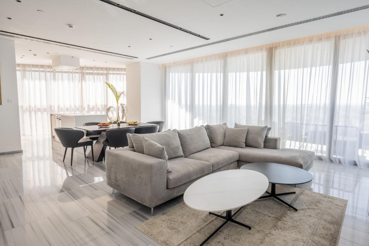 360 Nicosia-3 Bedrooms Exclusive Panoramic View Residence 1
