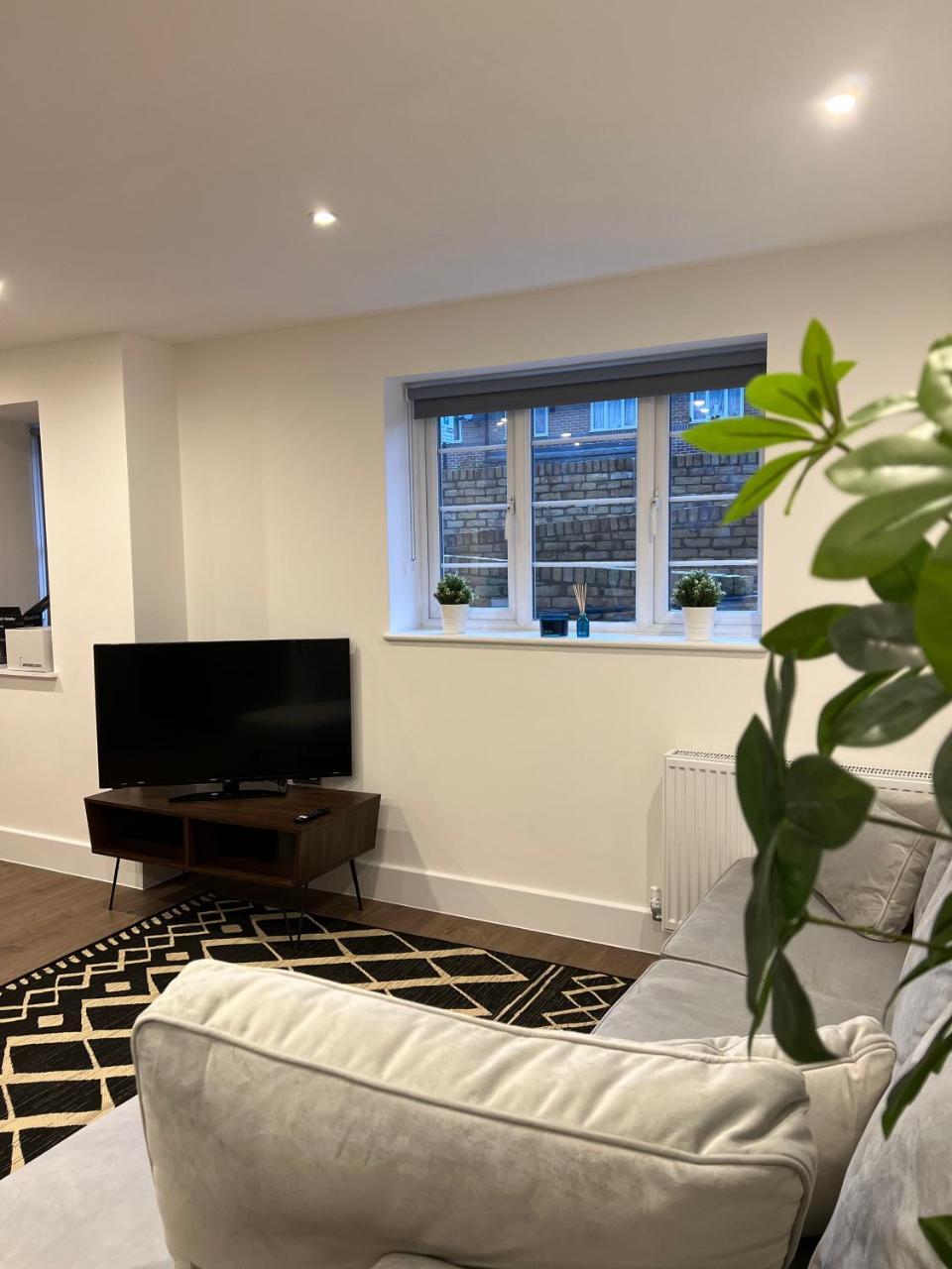 The Perfect Stay London, Home with 2 Bedrooms 1 Bath - Battersea, Vauxhall And Nine Elms 2