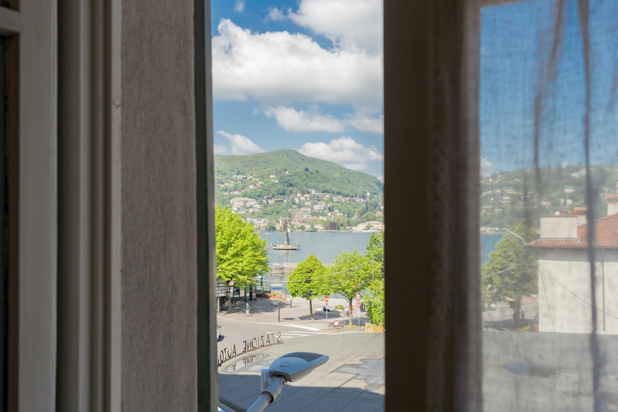 Co-C933-Pgma3a2 - Sant'Agostino with Lake View