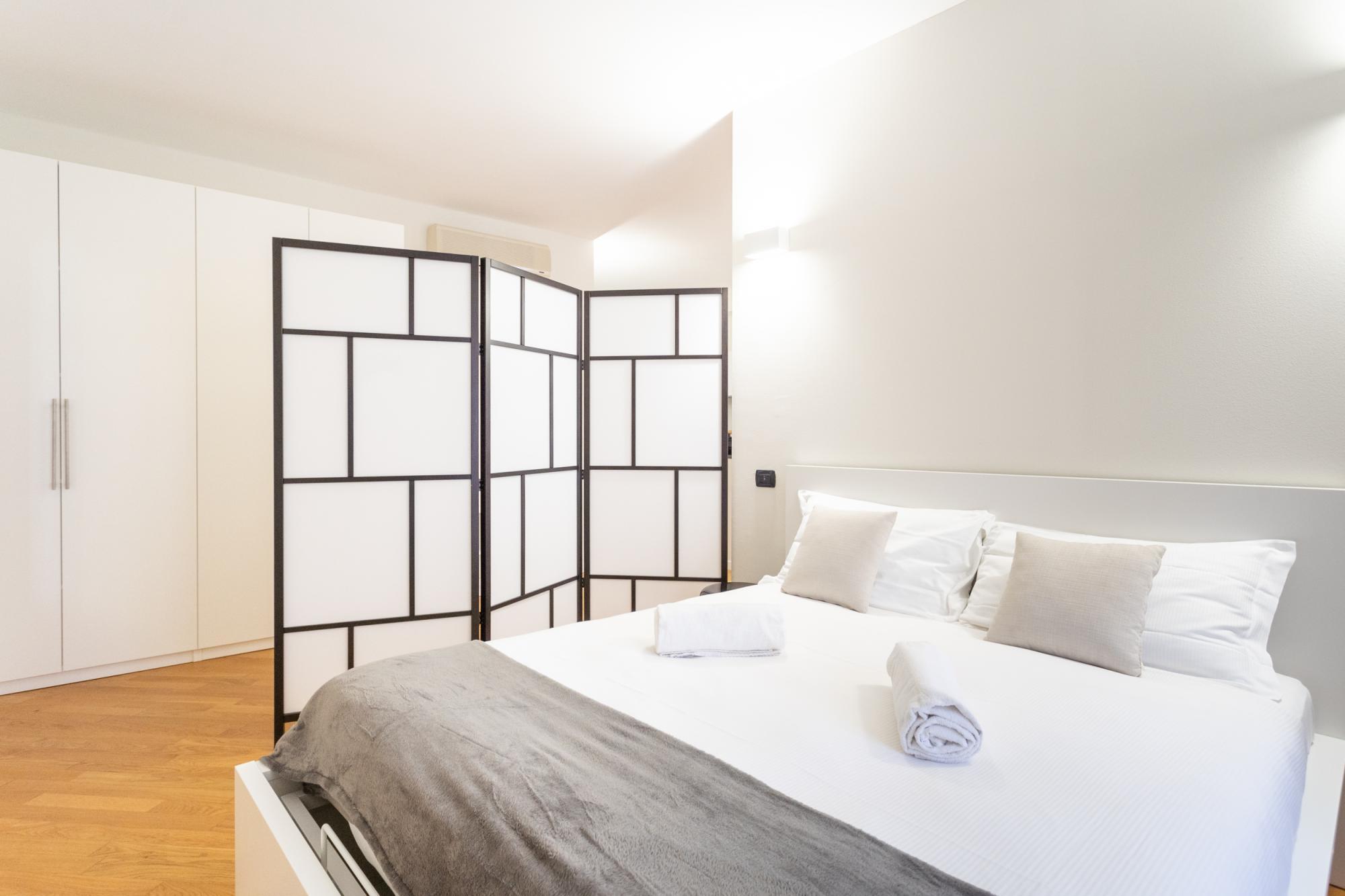 White Flat in Como City Center