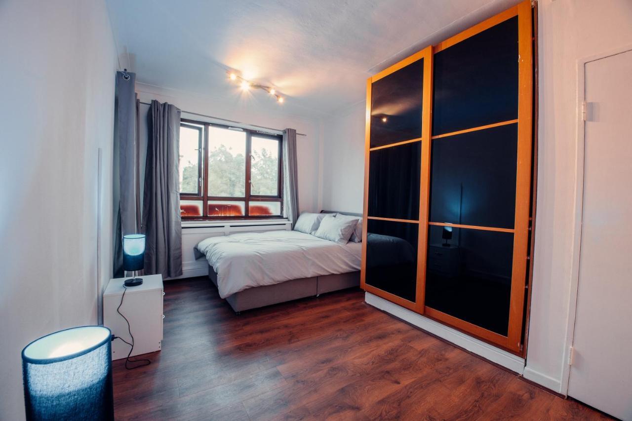 3bdr Kings X Apt for 7 with Balcony And Near Tube 2