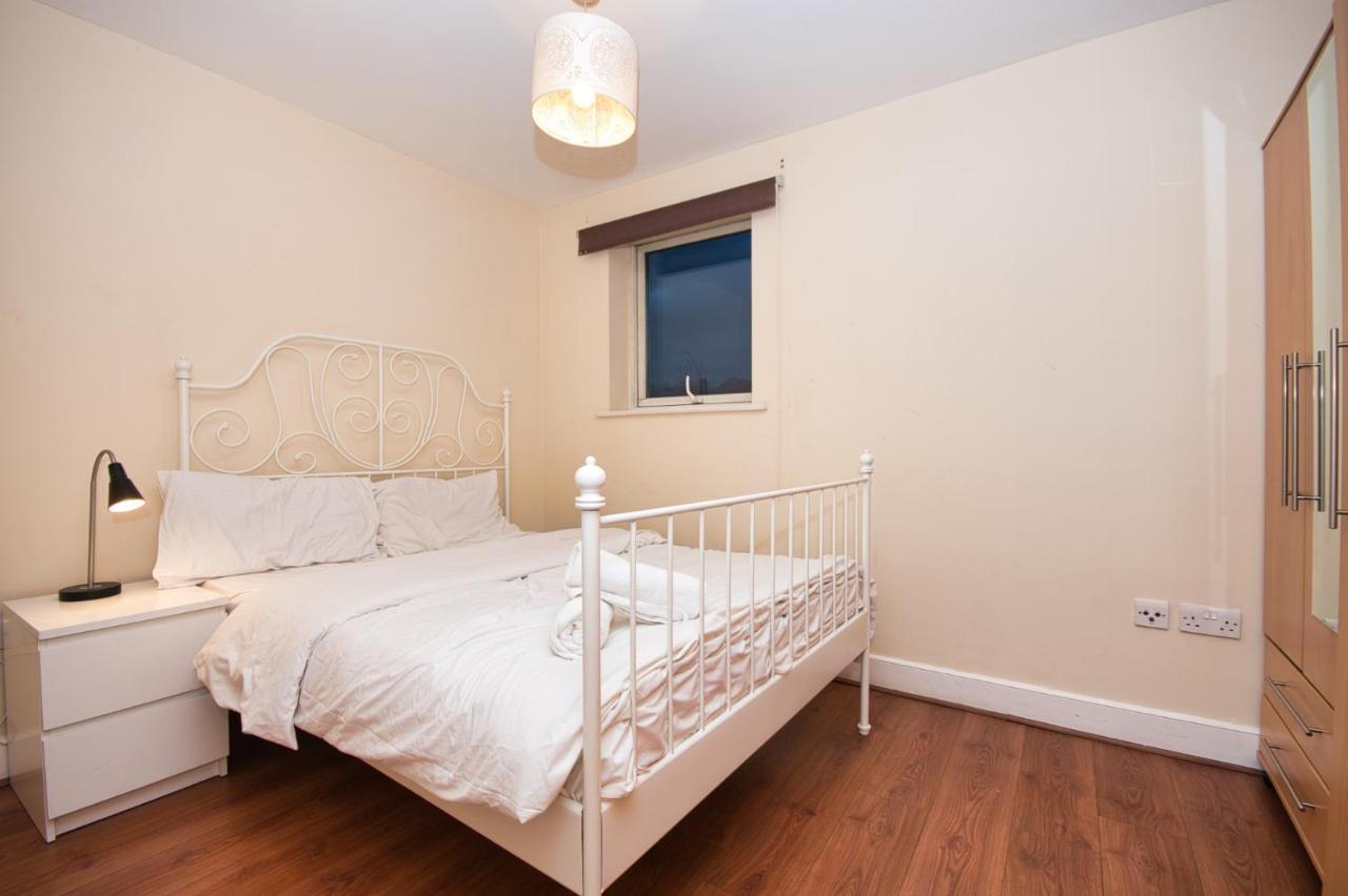 Bai Amazing 5 Sleeper Flat in London Zone 2 1