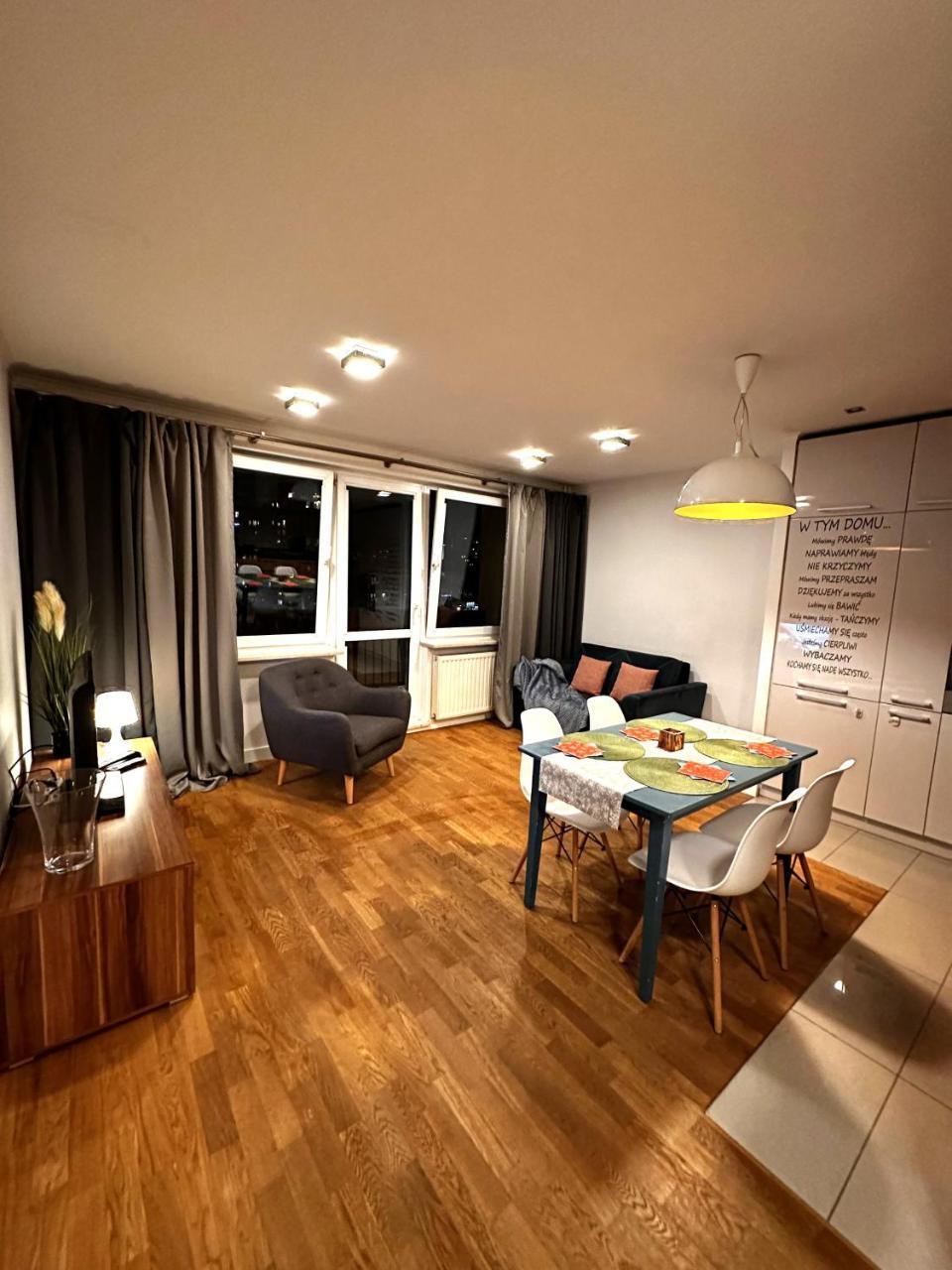 Gocław 2 Rooms Parking Free