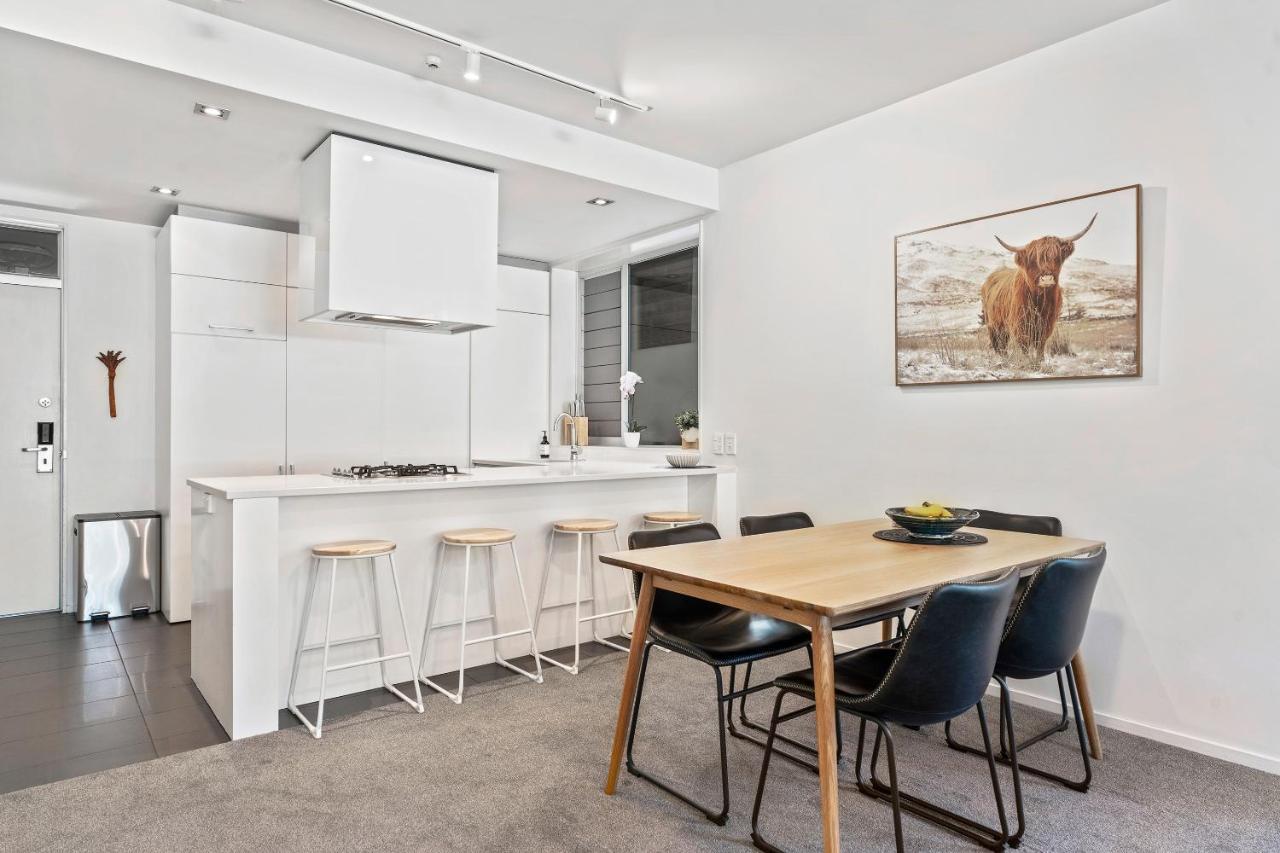 2-Bedroom Executive Apartment - the Bowen 2