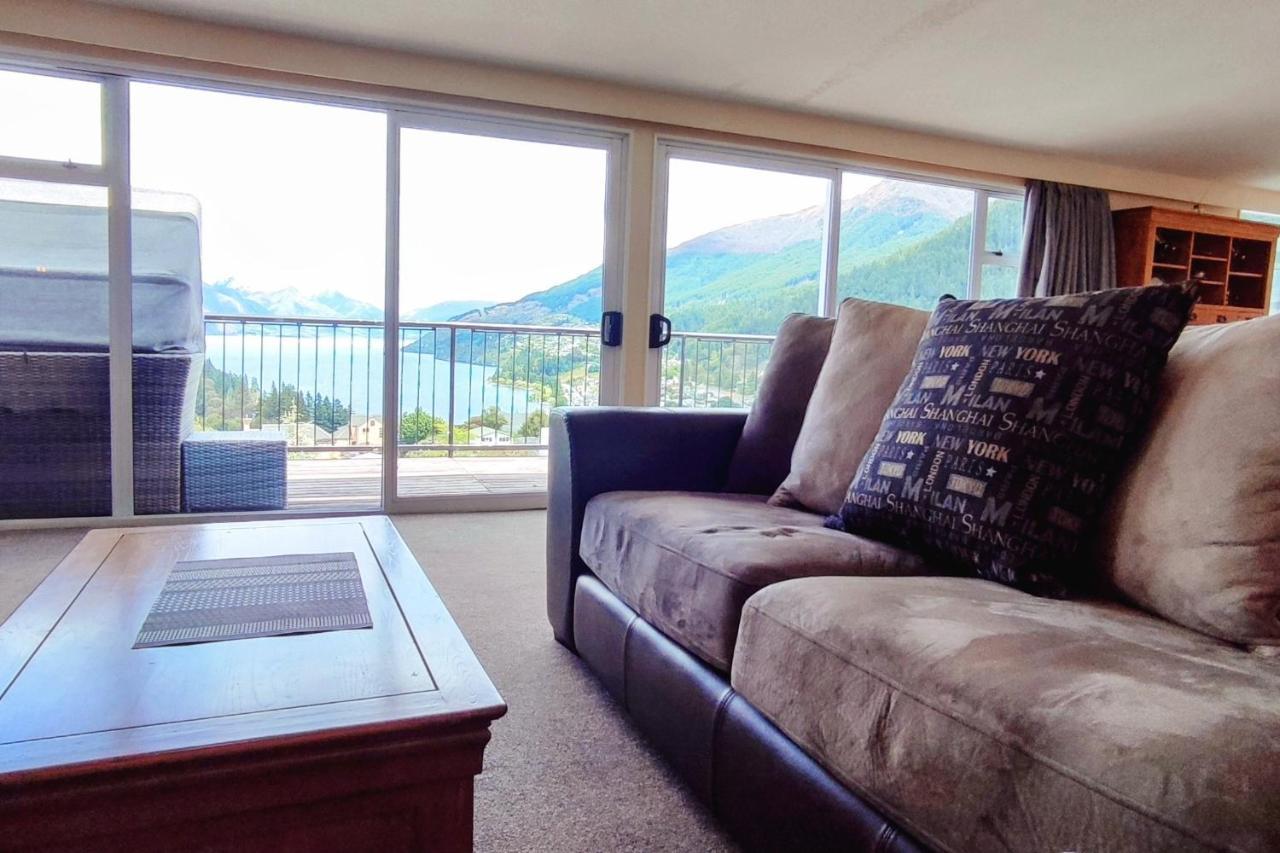 Spacious Home with Awesome Lake Views 1
