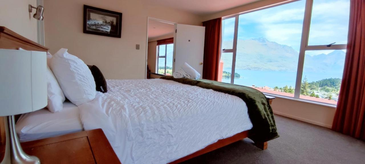 Spacious Home with Awesome Lake Views 2