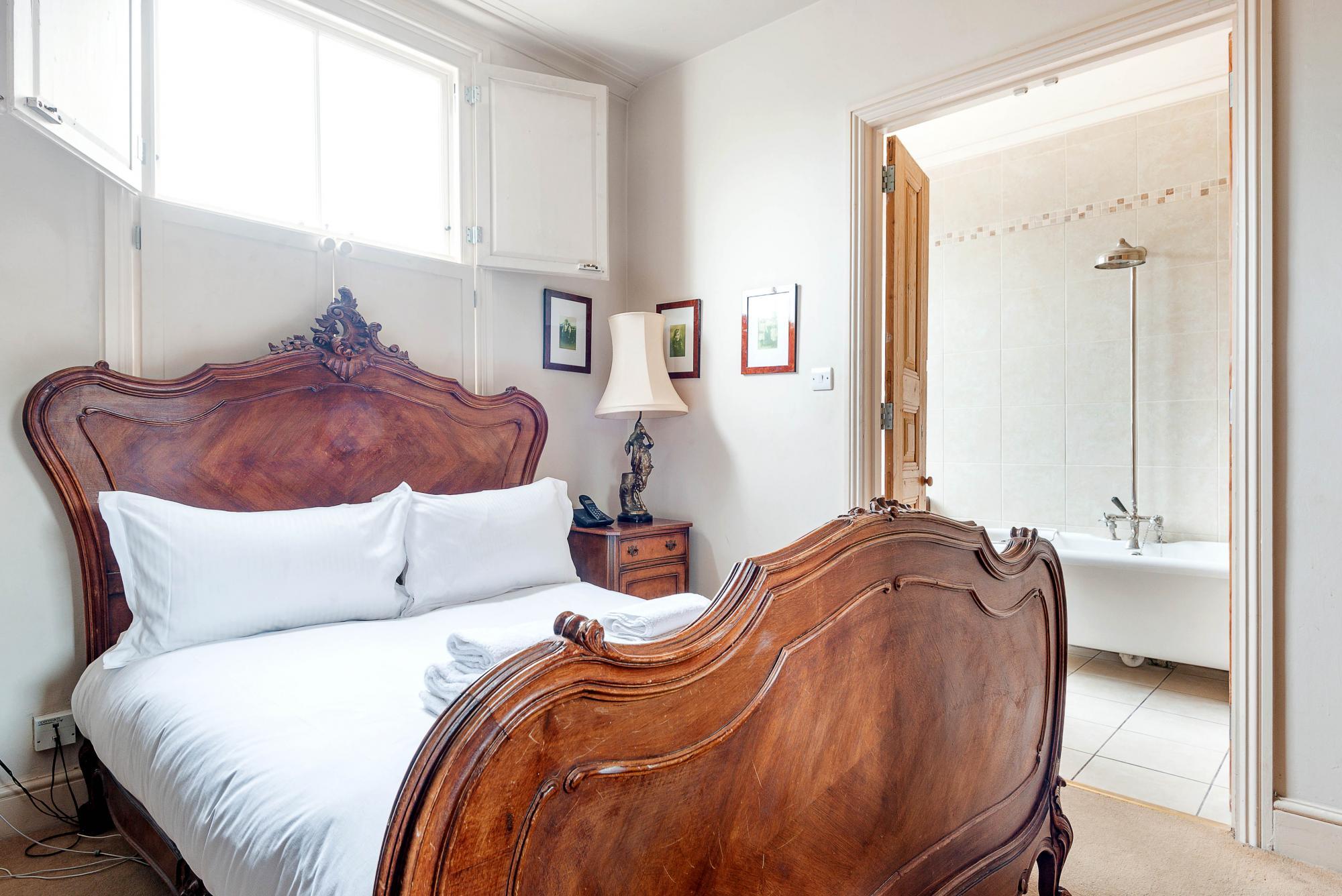 Traditional London Townhouse Close To Battersea Park by Underthedoormat
