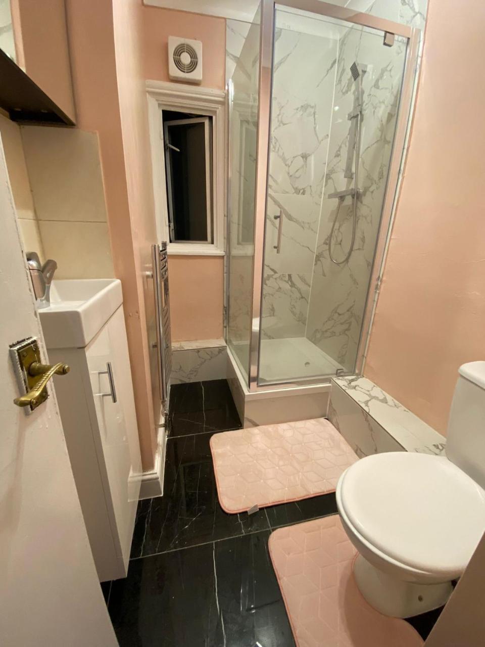 1 Bedroom Luxury Apartments by London City 2