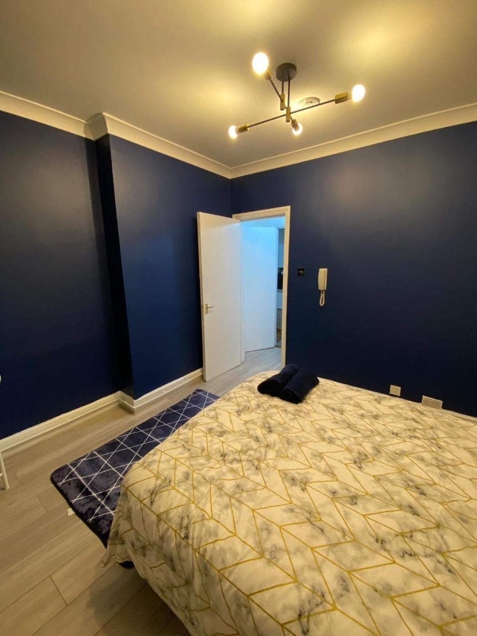 1 Bedroom Luxury Apartments by London City 1