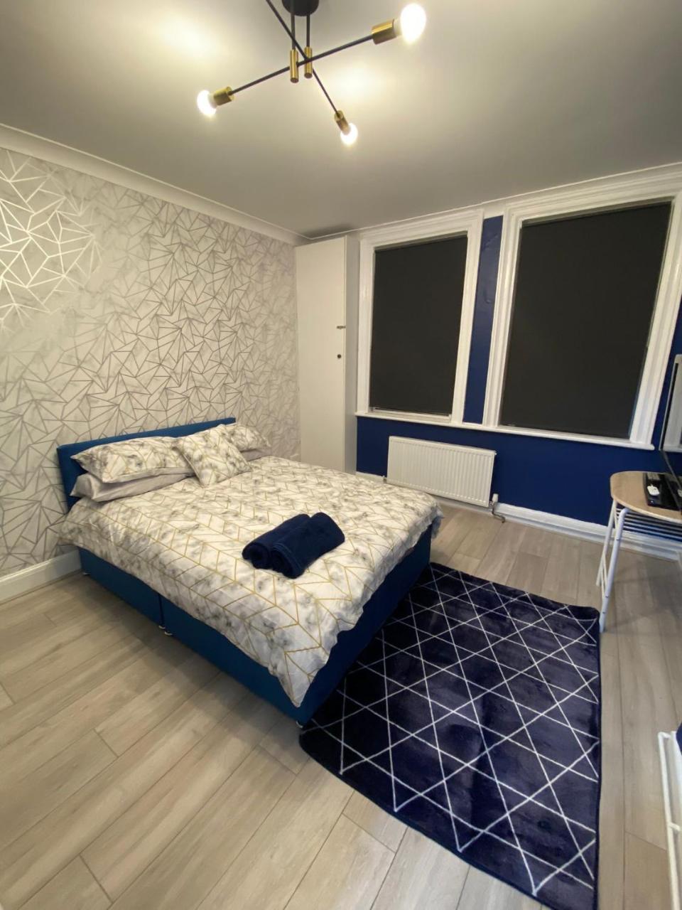 1 Bedroom Luxury Apartments by London City