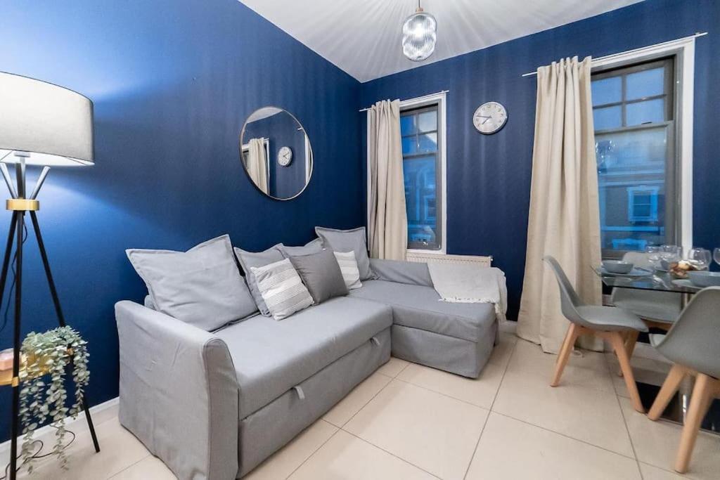 (Kensington Museum) 2 Bedroom Apartment London 1