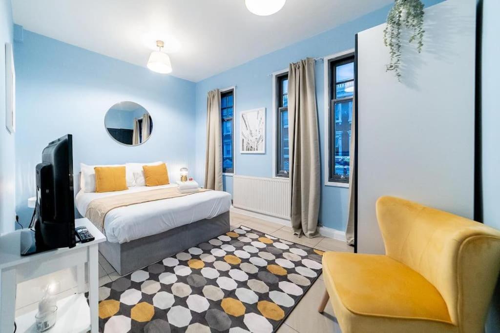 (Kensington Museum) 2 Bedroom Apartment London