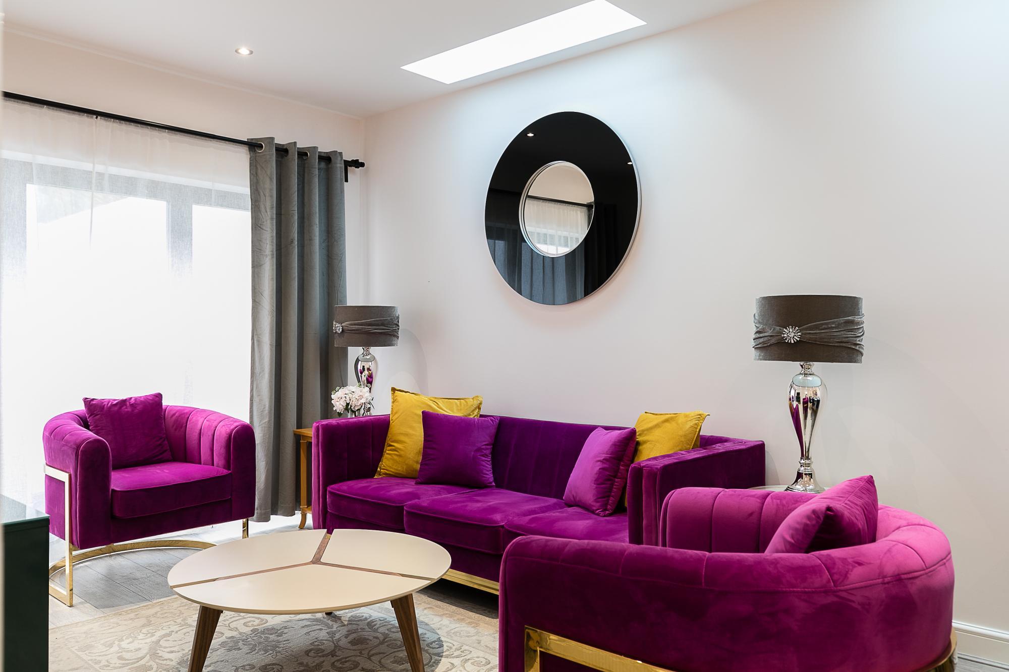 Designer 2-Bed 2-Bath Apartment with a Garden