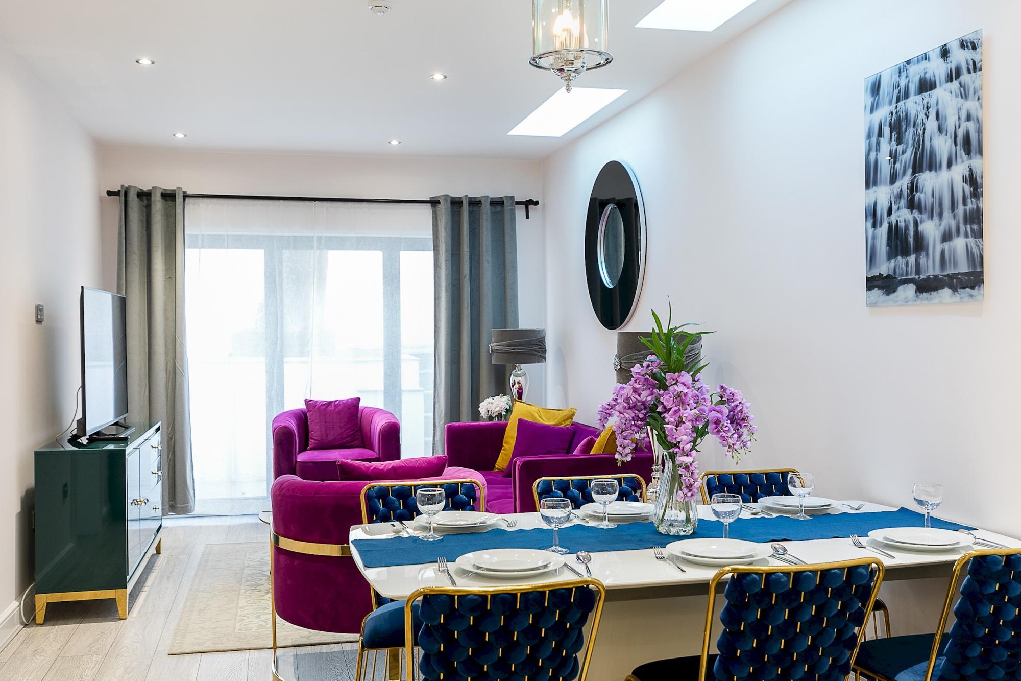 Designer 2-Bed 2-Bath Apartment with a Garden 1