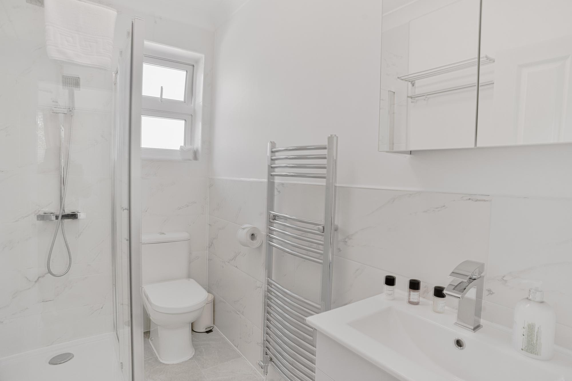 Economy 1 Bed Apartment in Heart of Central London 2
