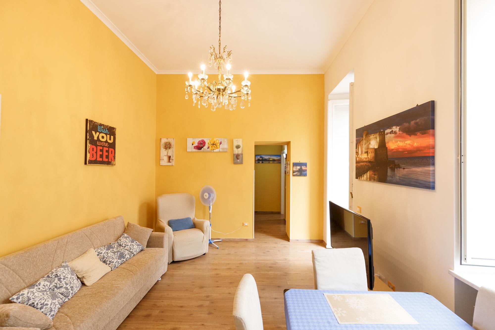 Duomo 77 in Napoli with 2 Bedrooms And 2 Bathrooms