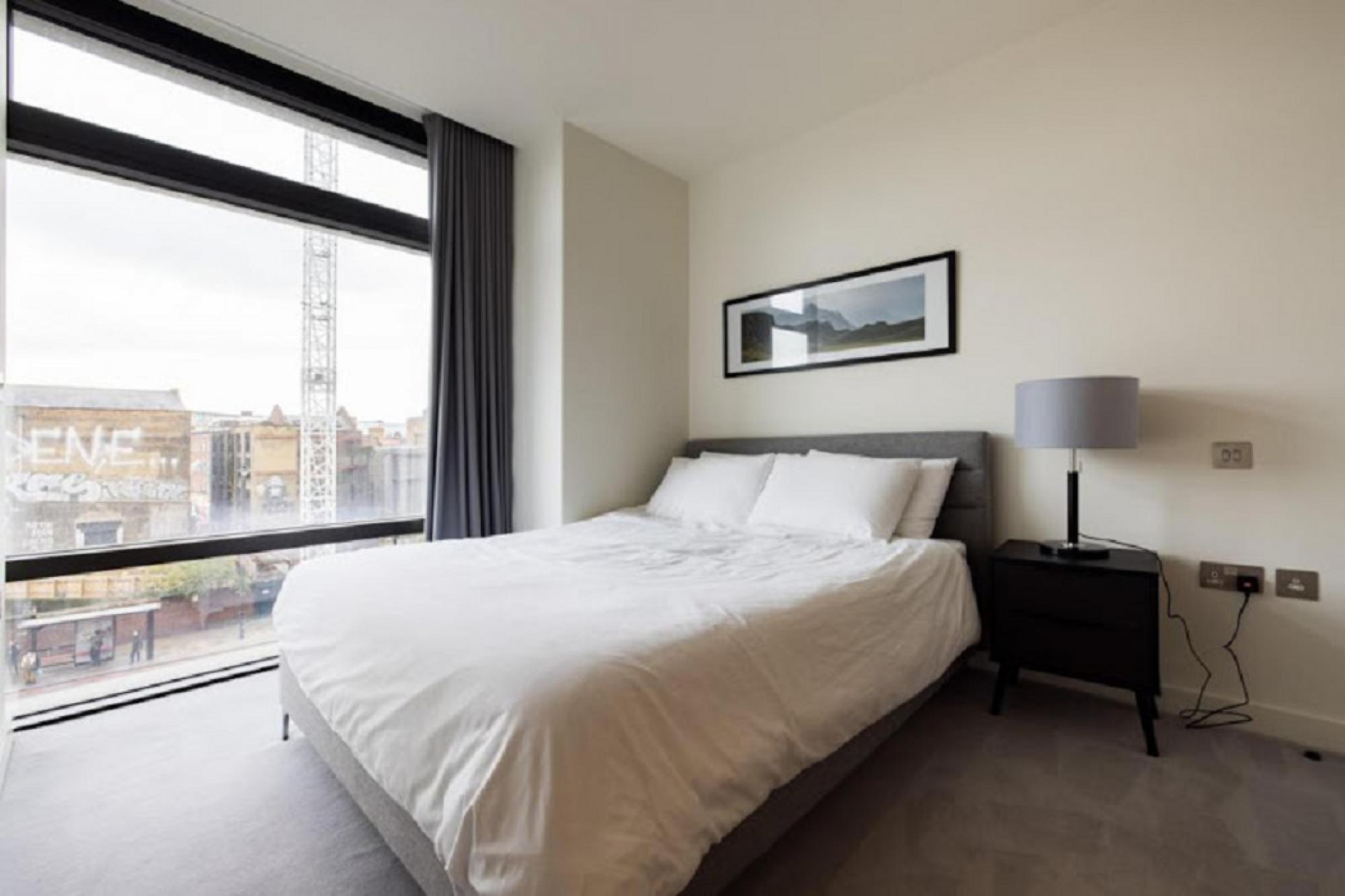 Spacious One Bed Apartment in Liverpool Street 1