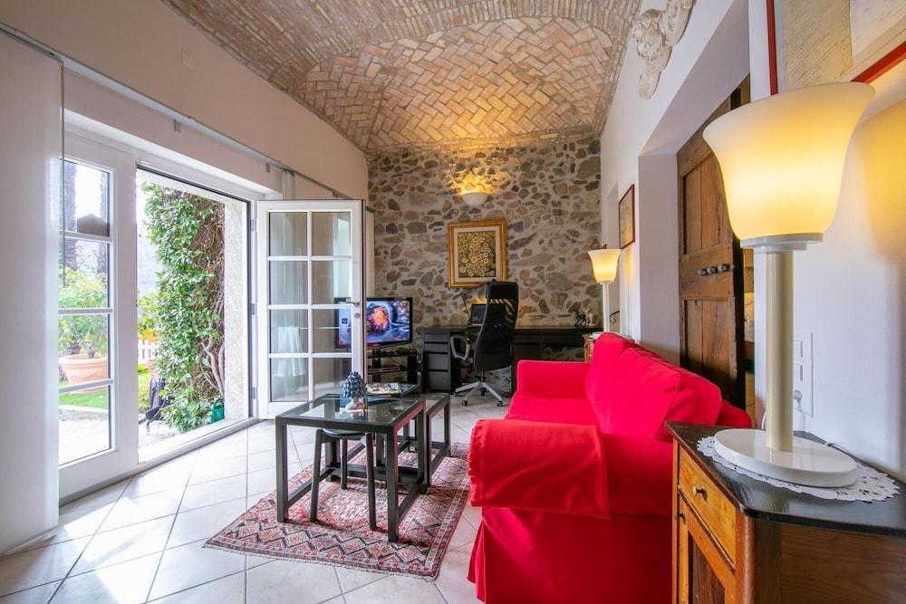 Casa Tam in Melide