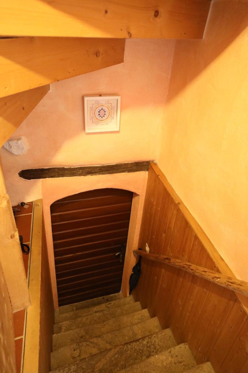 Casa Holamundo - Romantisches Tessiner Steinhaus (Vegi) 1
