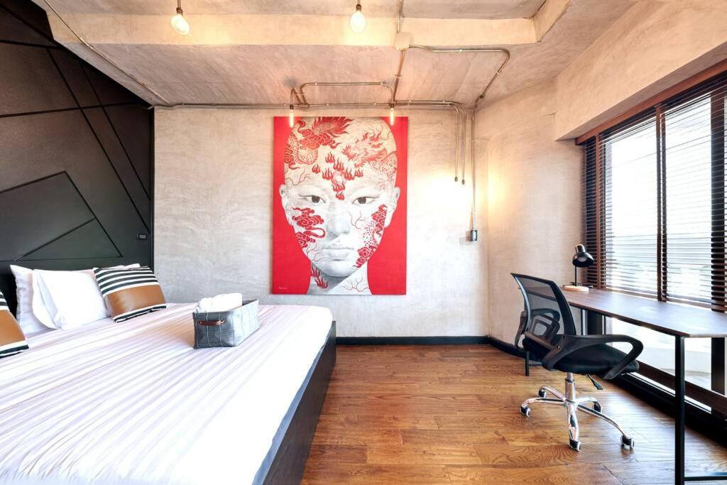 Central Bangkok Loft Style Skyline 100 Sq.M. Apt 1