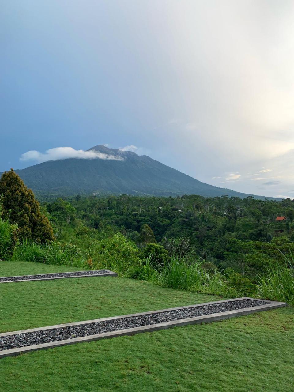Besakih Homestay & Villa