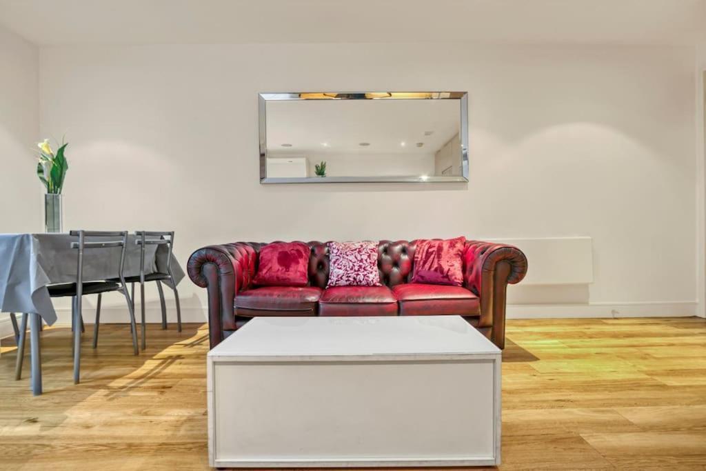 Modern Chic Studio Chelsea