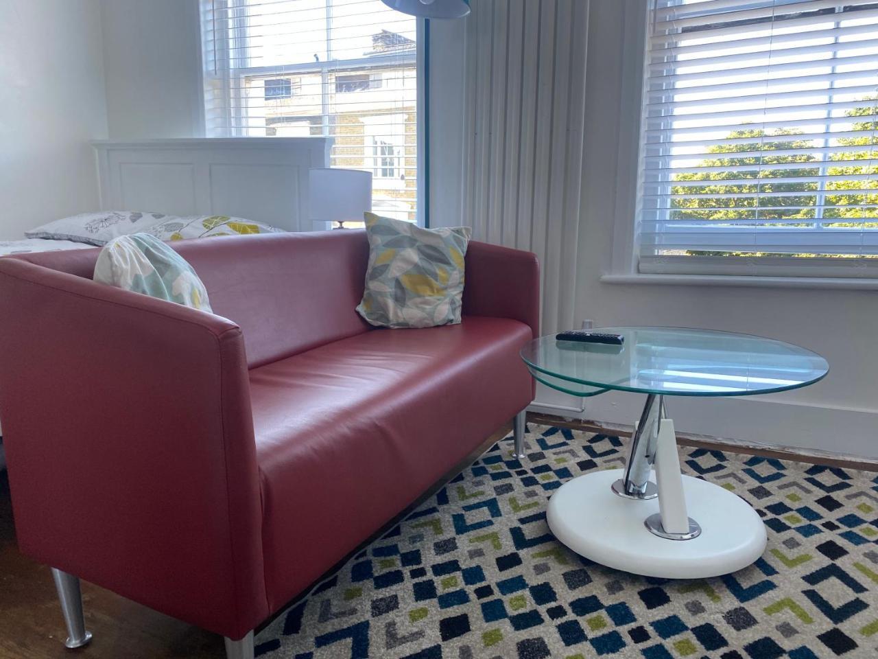 Accommodation Hub Studio 2 2