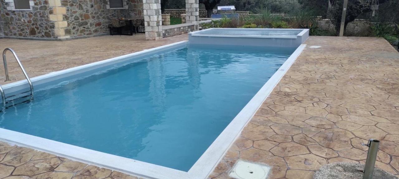 Sunny Countryside Villa - with Private Pool 1