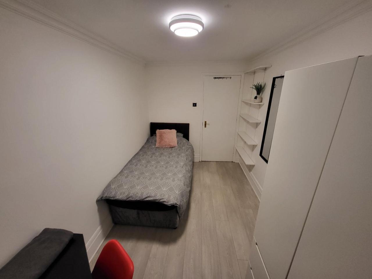 Cosy Apartment by Clapham South Underground! 1