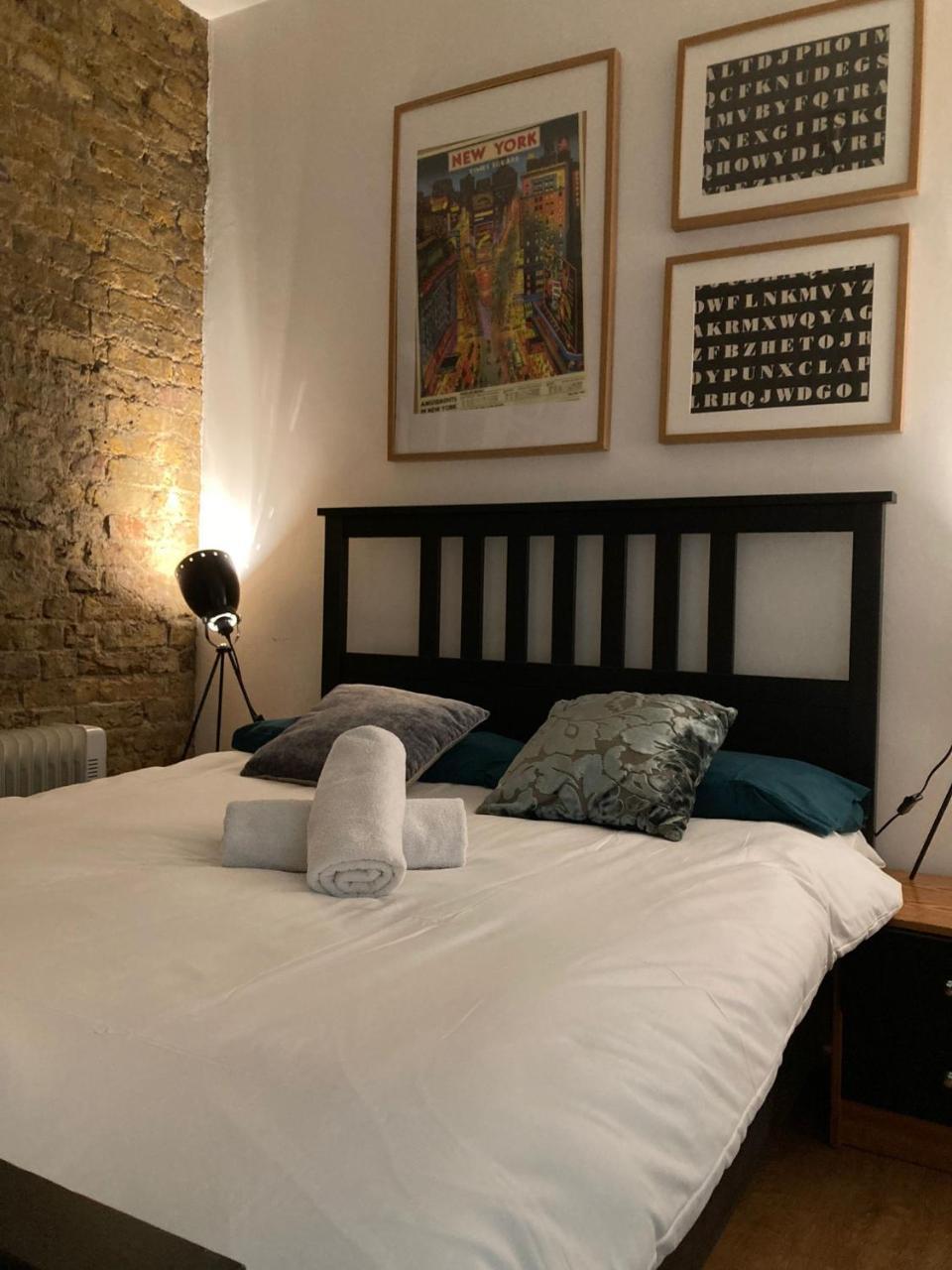 Clerkenwell Apartments by Dc London Rooms