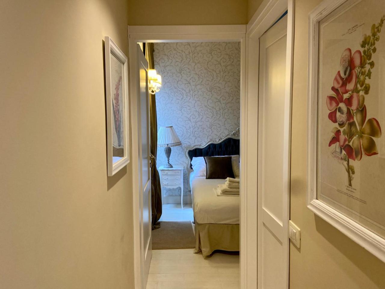 White Florence Suite 2