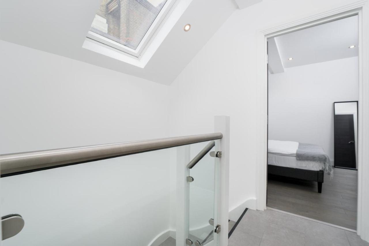 Oxford Street 2 Bedr, 3 Beds, 2,5 Bath, 2 Min Subway