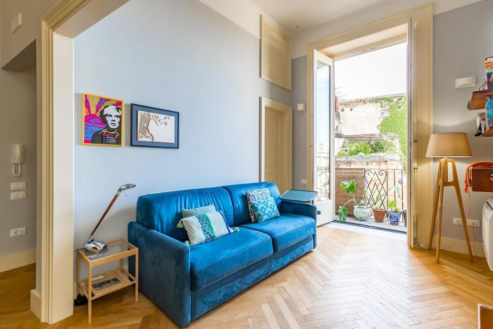 Donna Costanza - Stylish And Panoramic Flat