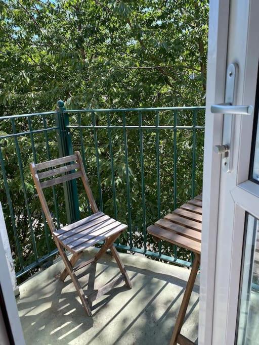 Lovely 2 Bedroom Flat in Greater London 1