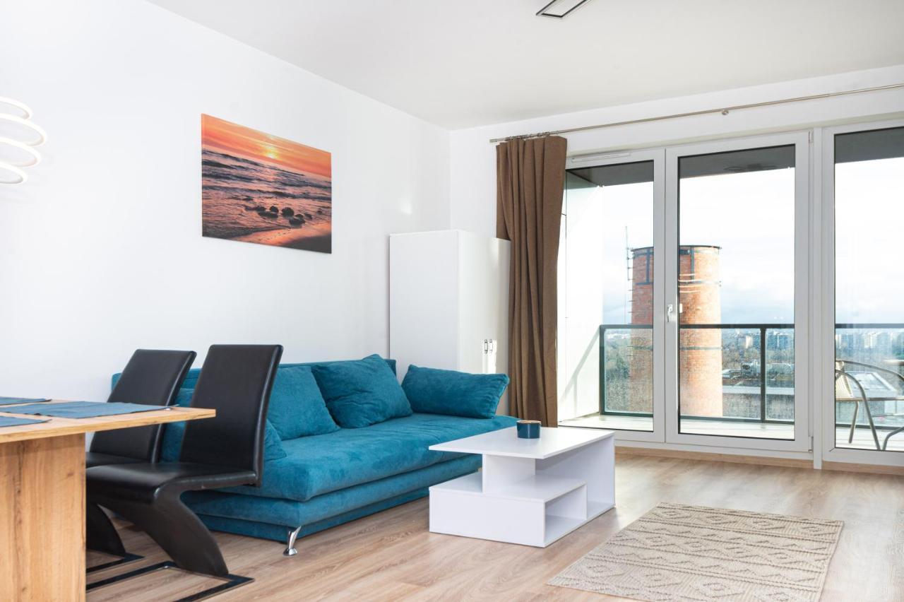 Waterfront City Apartments by Urbanrent