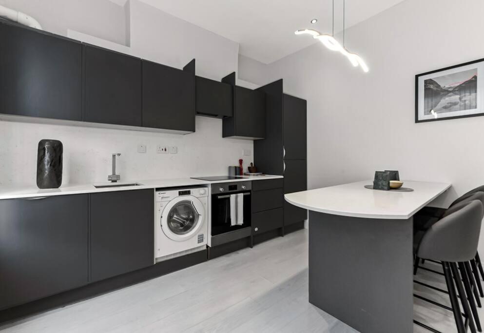 Captivating 2 Bd Flat in London 2