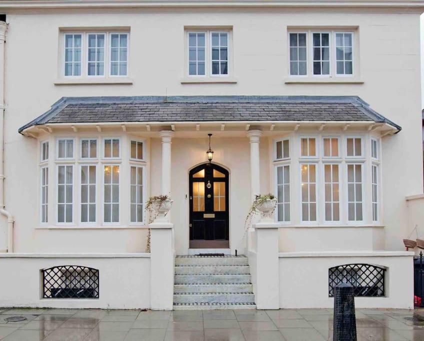 Beautiful Iconic 4 Bedroom House by Regents Park