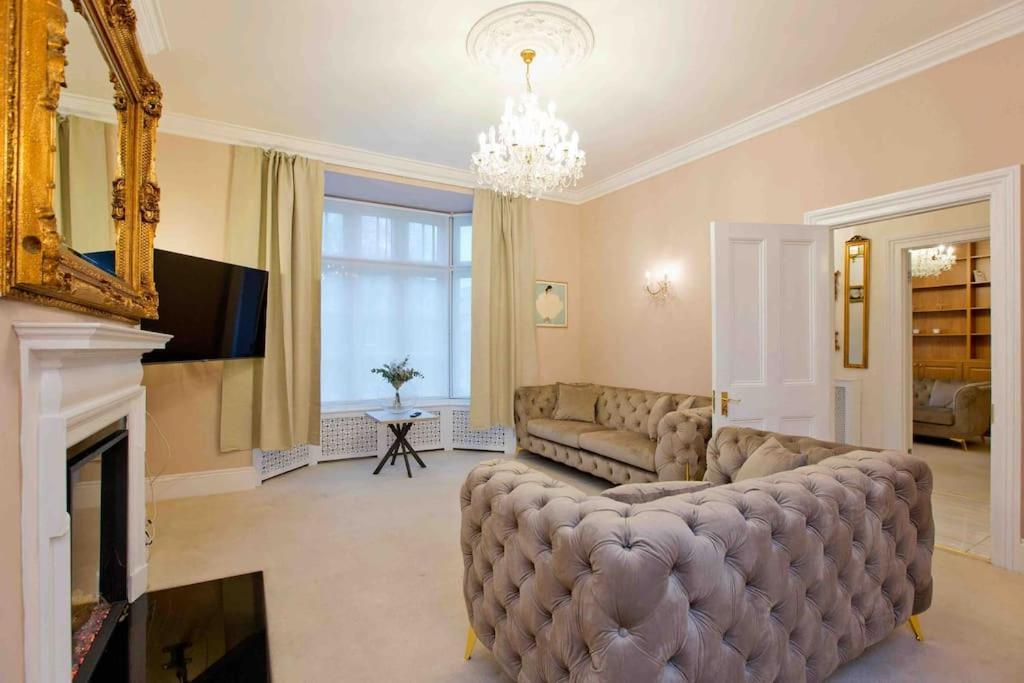 Beautiful Iconic 4 Bedroom House by Regents Park 1
