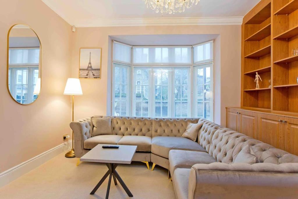 Beautiful Iconic 4 Bedroom House by Regents Park 2