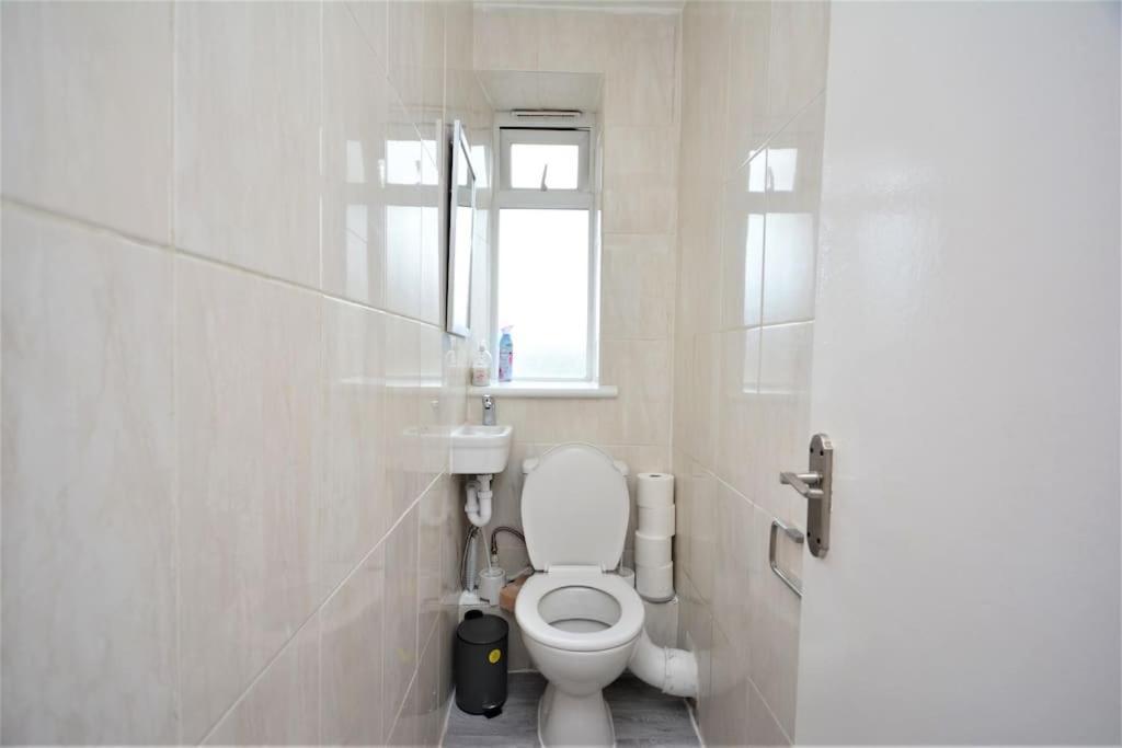 London Zone2 Classic 3 Bedroom 1
