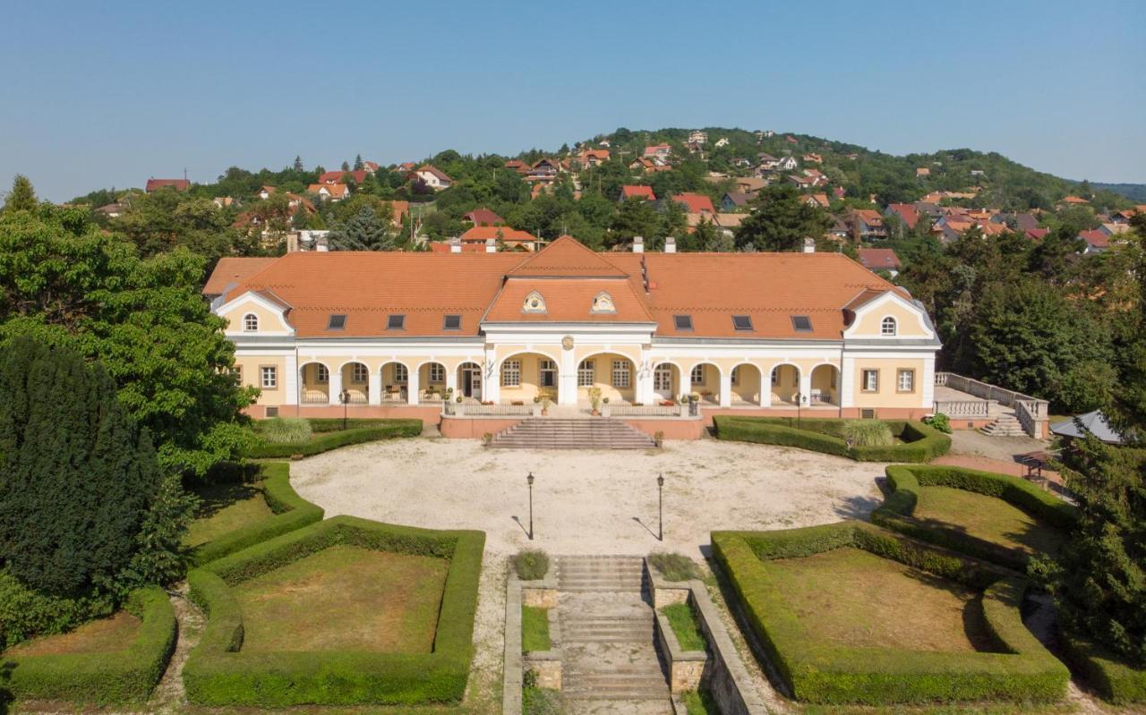 Teleki-Wattay Kastelyszallo