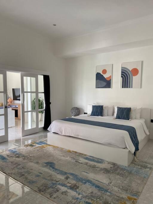 Modern 3 Bedrooms Villa Beach Walking Distance