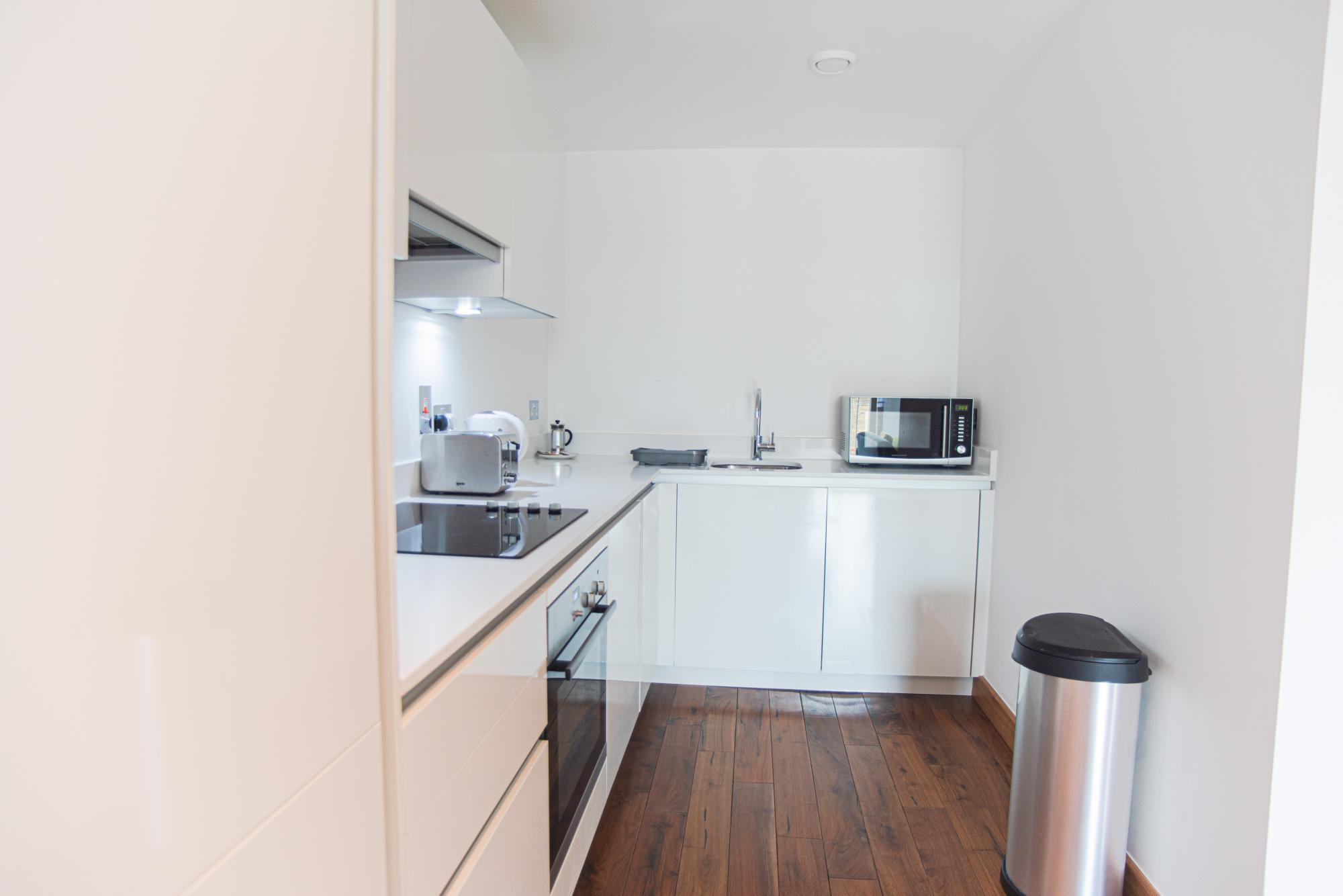 One Bed Apartment W Balcony in Heart of Shoreditch 1