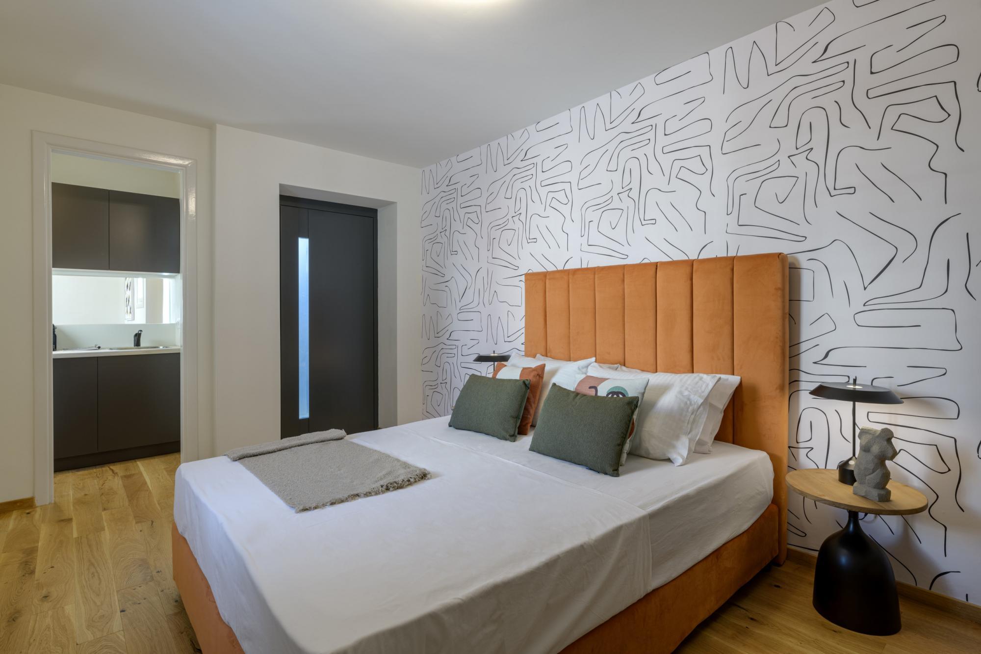 Paradise Suite with Jacuzzi & Acropolis View